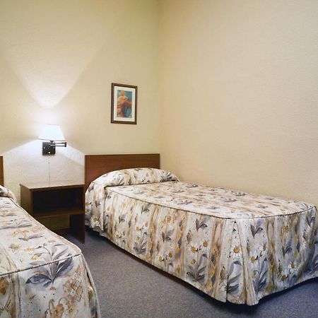 Balneario De Archena - Hotel Leon Номер фото